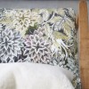 Nouvelle collection de tissus automne 2021 MADHYA fabrics Tissu végétal en velours de coton MADHYA par Designers Guild