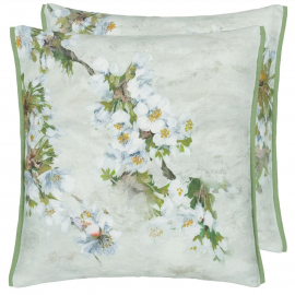 Coussin Fleur d'Assam par Designers Guild | Bleu Tortue